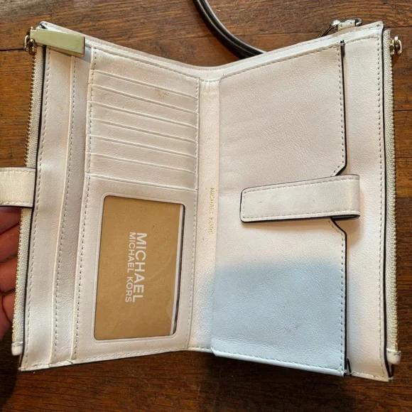 Michael Kors Gold and White Floral Clutch Wallet - Picture 2 of 3